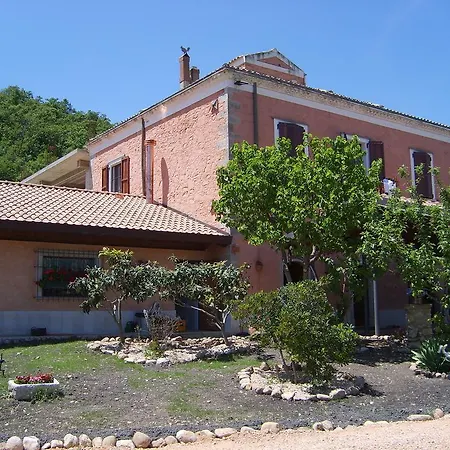 Tenuta Santarcangelo Agriturismo&b.b.